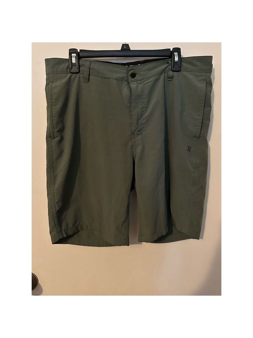 Hurley Men's Chino Shorts Size 34 Olive Green Casual Flat Front - Picture 1 of 7